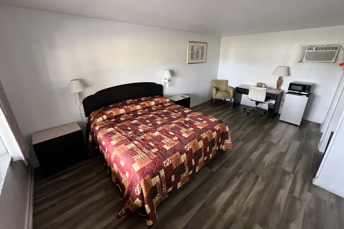 Standard Room - 1 King Bed, Non Smoking